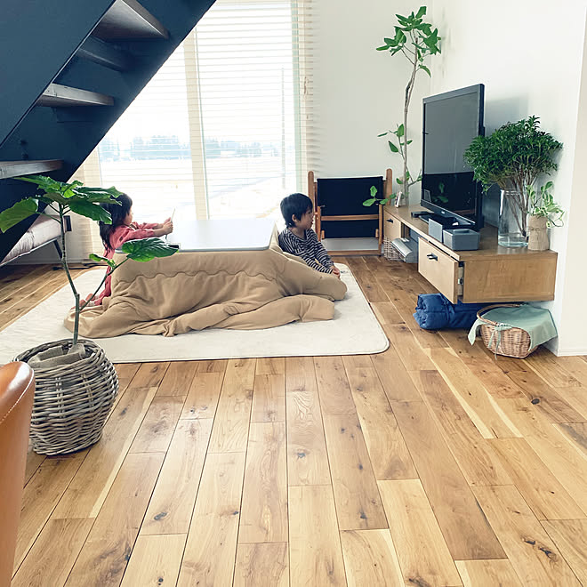 コタツ出しました コタツ オーク ナラ材 ナラ無垢床 などのインテリア実例 01 06 21 38 32 Roomclip ルームクリップ コタツ出しました コタツ オーク ナラ材 ナラ無垢床 などのインテリア実例 01 06 21 38 32 Roomclip ルームクリップ