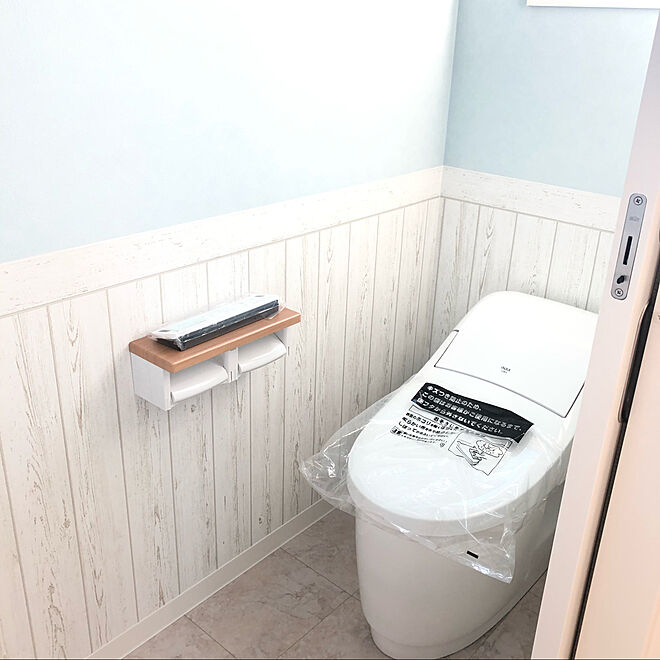 リクシルのトイレ リクシル トイレ 水色の壁紙 新築一戸建て などのインテリア実例 07 26 14 03 52 Roomclip ルームクリップ