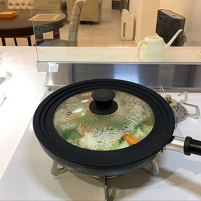 500 ダイソーのフライパン蓋 ダイソーのフライパン ダイソー 買ってよかったもの などのインテリア実例 11 19 19 42 02 Roomclip ルームクリップ