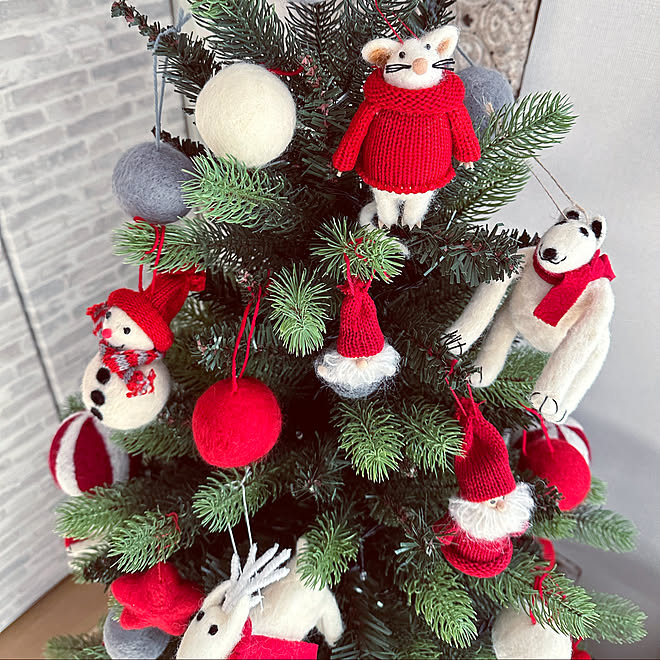 新調しました 羊毛フェルト雑貨 羊毛フェルト クリスマス雑貨 クリスマスディスプレイ などのインテリア実例 22 11 23 19 24 23 Roomclip ルームクリップ
