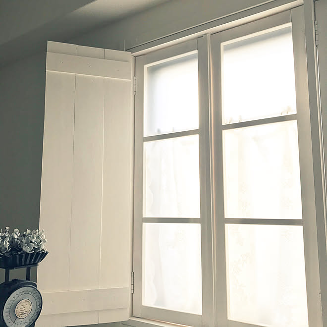 内窓diy アンティークスケール風 鎧戸 Diy 窓枠diy 白が好き などのインテリア実例 19 12 10 15 41 21 Roomclip ルームクリップ
