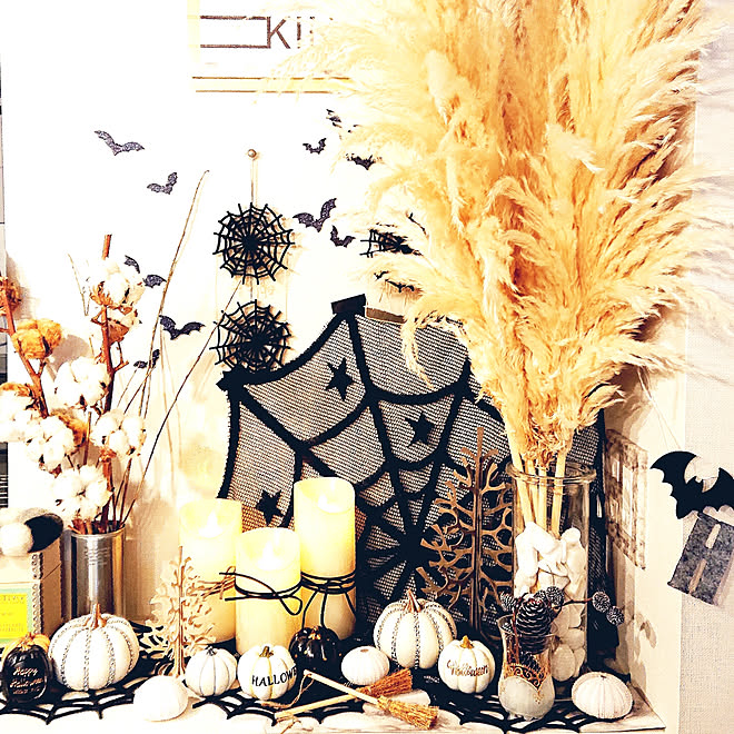 ハロウィン パンパスグラスドライ コットンフラワー 100均 モノトーン などのインテリア実例 10 23 06 19 39 Roomclip ルームクリップ