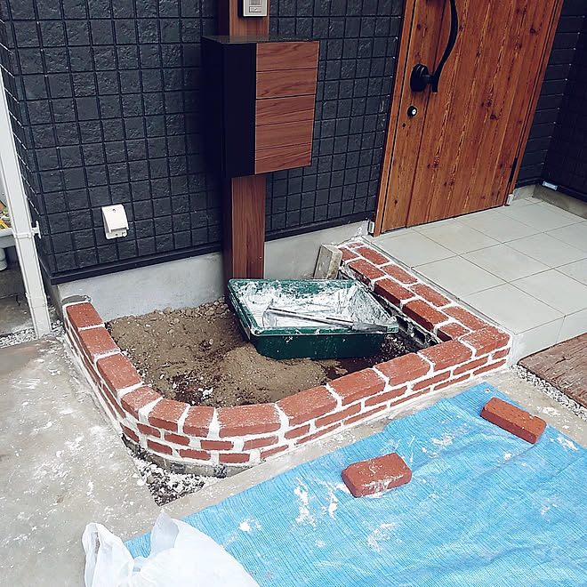 玄関 入り口 手作り レンガ 狭小住宅 小さなお家 などのインテリア実例 22 03 21 58 36 Roomclip ルームクリップ