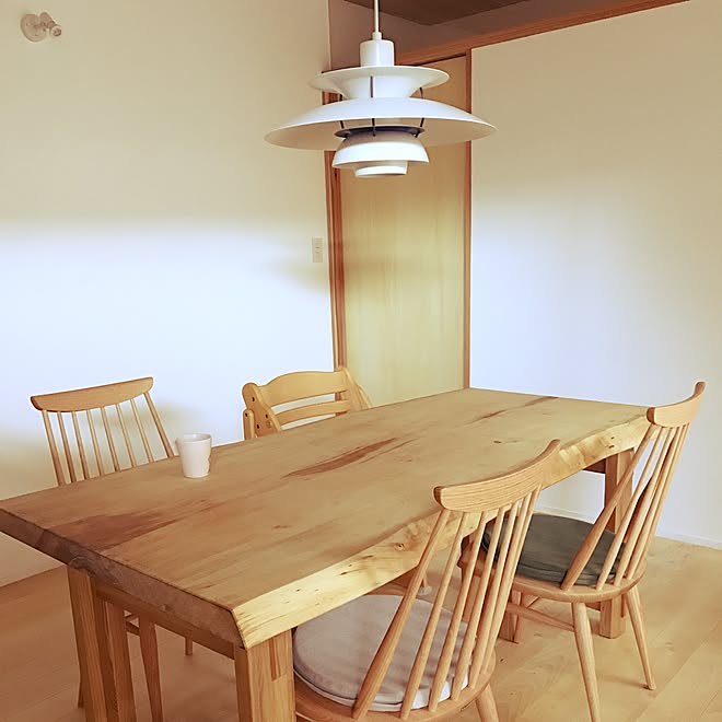 机 ムーミンマグ アクリル板 ルイスポールセン Ph5 一枚板のダイニングテーブル などのインテリア実例 17 03 05 21 35 31 Roomclip ルームクリップ