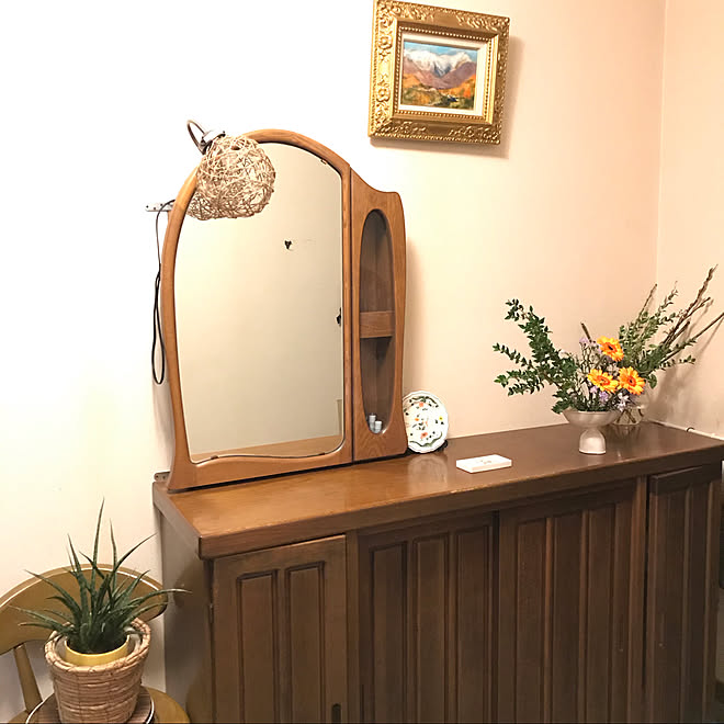 麻ひもでランプシェード/ドレッサーリメイク/DIY/観葉植物/玄関/入り口...などのインテリア実例 - 2019-11-23 00:01:38