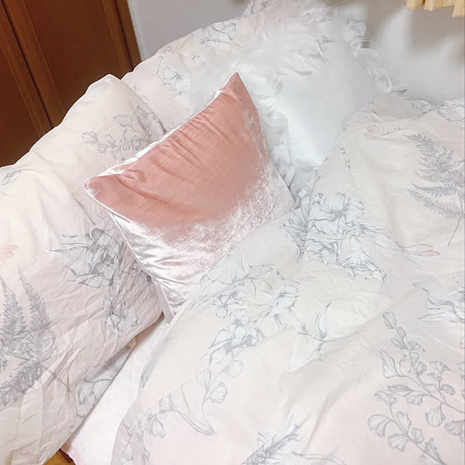 ベッド周り ホテルライクにしたい ベッドリネン Zara Home ピンクインテリア などのインテリア実例 18 05 02 54 Roomclip ルームクリップ