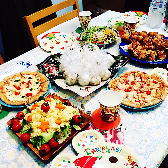机 唐揚げ ピザ ポテトサラダ クリスマスパーティーのインテリア実例 16 12 10 07 05 56 Roomclip ルームクリップ 机 唐揚げ ピザ ポテトサラダ クリスマスパーティーのインテリア実例 16 12 10 07 05 56 Roomclip ルームクリップ