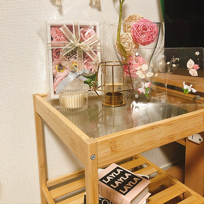 IKEA大好き/サイドテーブル/IKEAのサイドテーブルに雑貨を/IKEAのサイドテーブル/IKEA&hellip;などのインテリア実例 2020