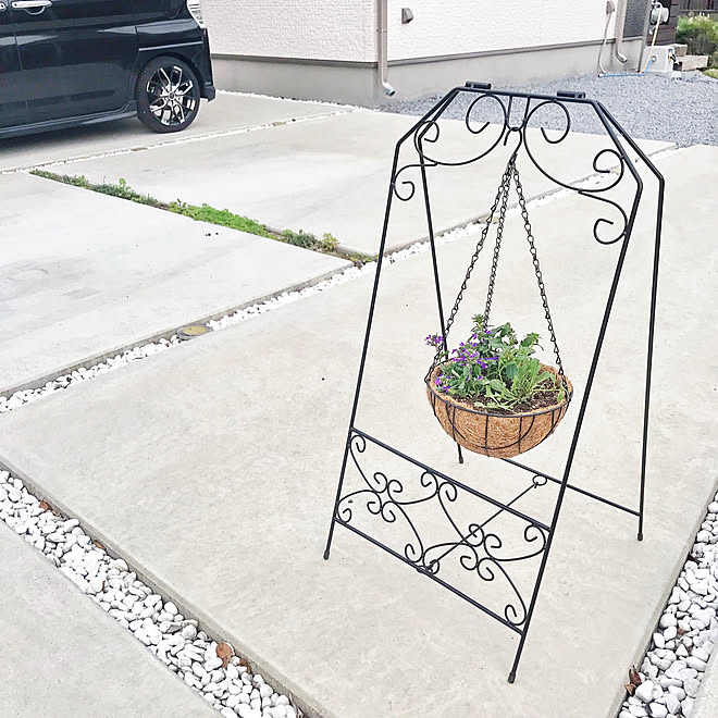 カインズホーム サントリーフラワーズ 駐車場 花のある暮らし 外構 などのインテリア実例 21 08 10 16 38 40 Roomclip ルームクリップ