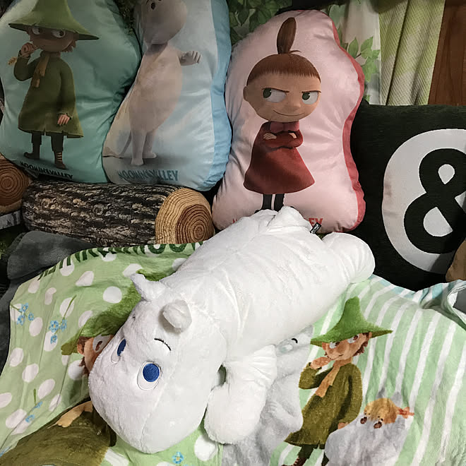 しまむらクッション しまむら ムーミン リビング ニトリ などのインテリア実例 02 16 17 57 13 Roomclip ルームクリップ