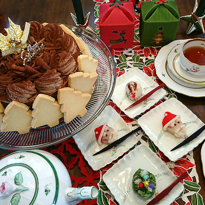 机 チョコレートケーキ クリスマスの練りきり ステラおばさんのクッキー アンカーホッキング などのインテリア実例 17 12 23 12 59 22 Roomclip ルームクリップ