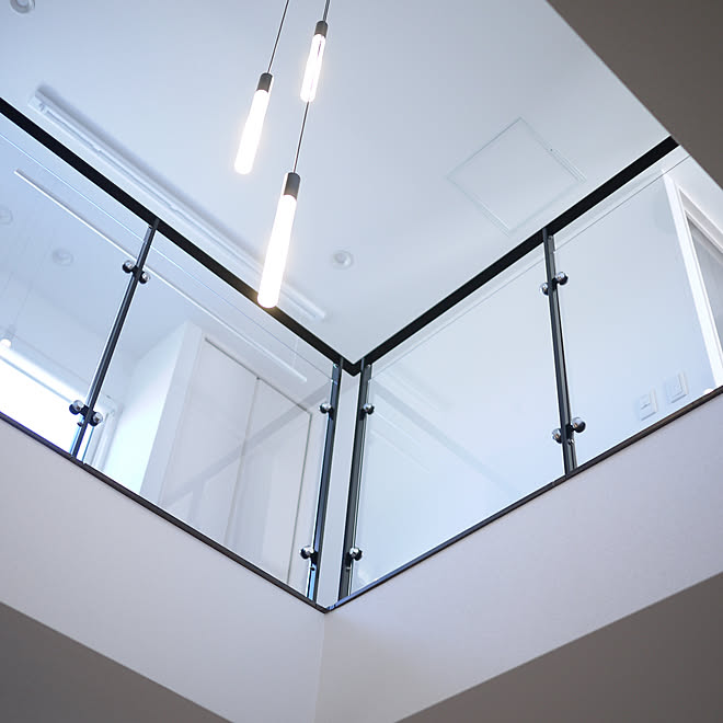 アーバンテイスト ホワイト シャンデリア ペンダントライト 吹き抜け照明 などのインテリア実例 11 15 47 38 Roomclip ルームクリップ