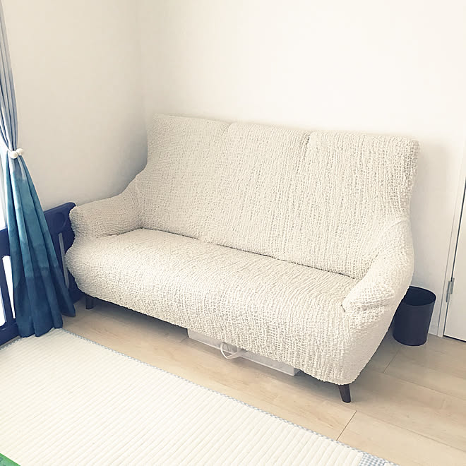 ソファーの存在感を消す ソファーカバーはアイボリー ソファーは壁につける リビングのソファー ソファーカバー買いました などのインテリア実例 21 07 10 13 26 48 Roomclip ルームクリップ