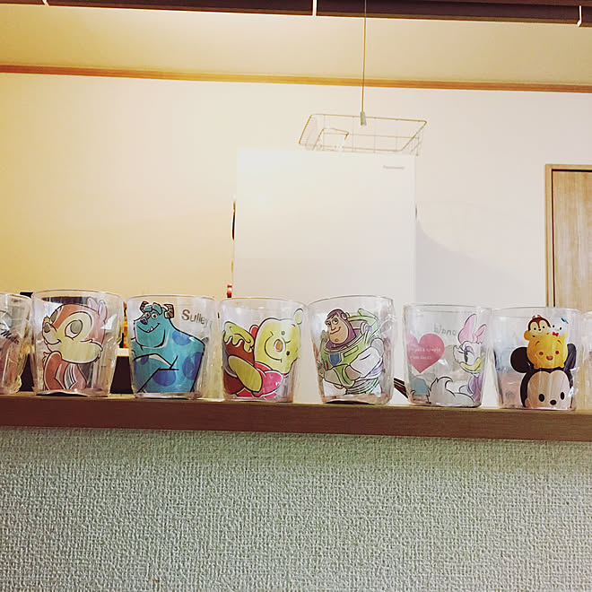 キッチン ディズニーコラボ商品 ディズニー 対面式カウンターテーブル セリア などのインテリア実例 18 10 16 22 00 33 Roomclip ルームクリップ