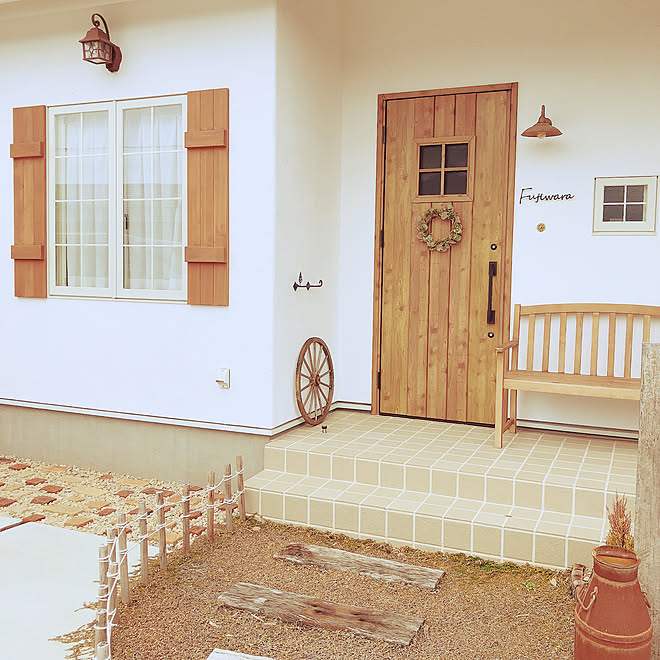 グリーンのある暮らし 南欧風 お庭のある暮らし 赤い屋根のおうち 煙突のある家 などのインテリア実例 02 17 51 42 Roomclip ルームクリップ