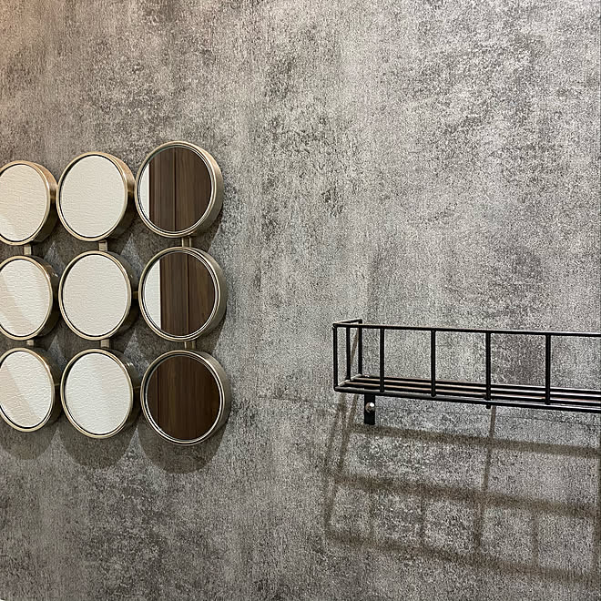 ウォールシェルフ コンクリート風壁紙 コンクリート風 壁紙シール 壁紙 などのインテリア実例 21 10 05 16 55 26 Roomclip ルームクリップ