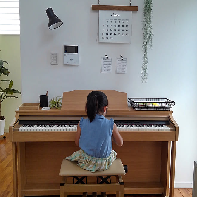 ピアノ周り グリーンのある暮らし ローランド 電子ピアノ こどもと暮らす などのインテリア実例 06 28 16 47 10 Roomclip ルームクリップ