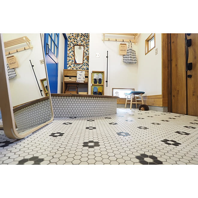 ヴィンテージミラー Ikea ミラー Artek シエナ Artek コート掛け 花柄タイル などのインテリア実例 19 08 09 01 52 Roomclip ルームクリップ