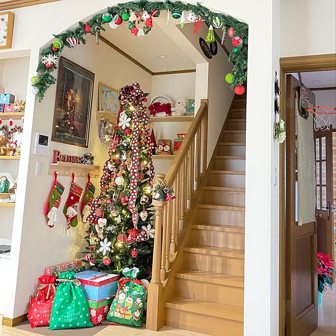 階段横スペース ガーランド クリスマスツリー240 クリスマスツリースリム クリスマス などのインテリア実例 12 25 07 29 31 Roomclip ルームクリップ