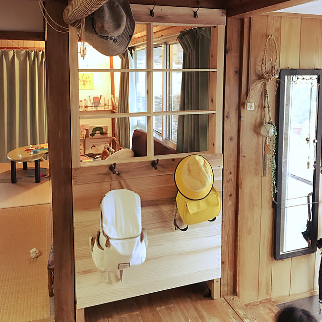 玄関 入り口 Diy 100均 沖縄の古民家 窓枠風 などのインテリア実例 19 02 16 17 11 48 Roomclip ルームクリップ