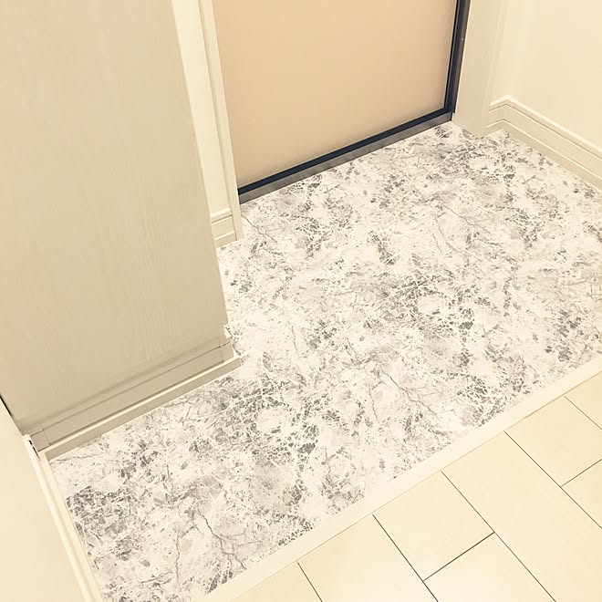 玄関 入り口 大理石風 リメイクシート キャンドゥ 100均 などのインテリア実例 16 12 05 21 37 54 Roomclip ルームクリップ 玄関 入り口 大理石風 リメイクシート キャンドゥ 100均 などのインテリア実例 16 12 05 21 37 54 Roomclip ルームクリップ