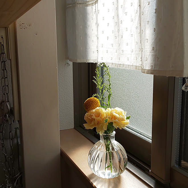 バス トイレ シンプルな暮らし カフェカーテン かわいいもの カーネーション などのインテリア実例 05 17 06 35 18 Roomclip ルームクリップ