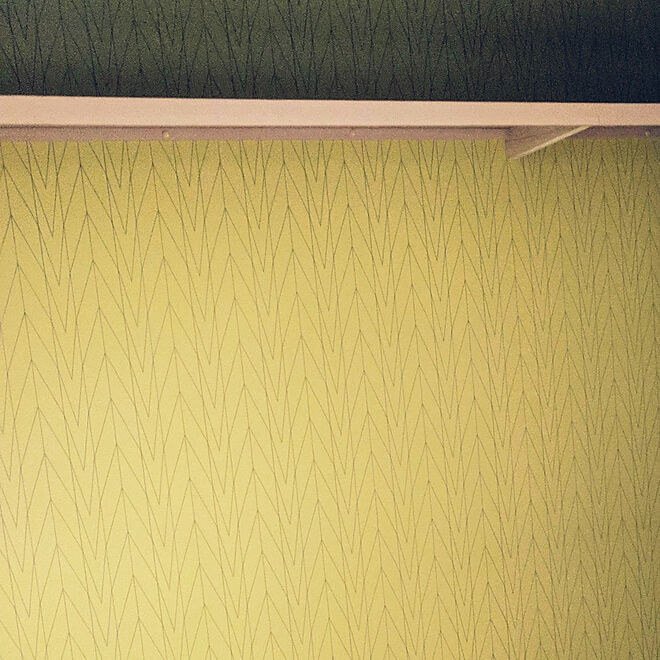 アクセントクロス 寝室 北欧 サンゲツ壁紙 1階は真っ白の壁紙なので 個人の部屋だけ などのインテリア実例 2018 08 24 20 21 29 Roomclip ルームクリップ