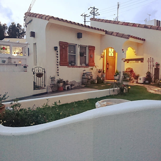 部屋全体 芝生の庭 平屋の家 南欧風 外観 などのインテリア実例 18 04 19 19 15 17 Roomclip ルームクリップ