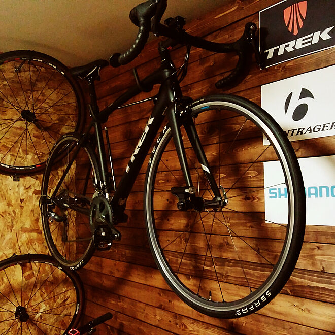 ロードバイク Trek 北海道 地震 自転車壁掛けのインテリア実例 19 02 22 19 07 24 Roomclip ルームクリップ
