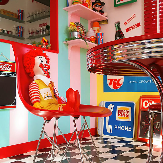 マクドナルド カラフルな壁 アメリカンダイナー風 アメリカンポップ ヴィンテージ などのインテリア実例 19 10 25 11 51 19 Roomclip ルームクリップ マクドナルド カラフルな壁 アメリカンダイナー風 アメリカンポップ ヴィンテージ などのインテリア実例 19 10 25 11 51 19 Roomclip ルームクリップ
