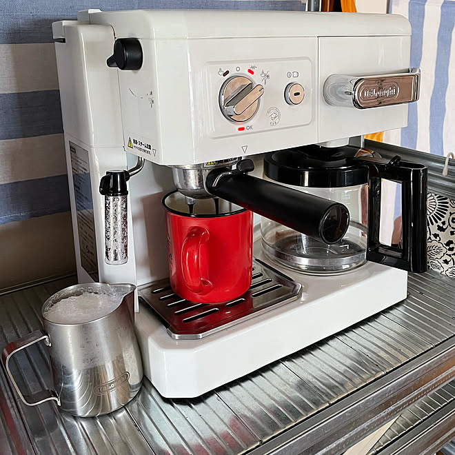 コーヒーメーカー/ドリップコーヒー/ミルクフォーマー付き/エスプレッソ抽出中/エスプレッソマシン...などのインテリア実例 202109