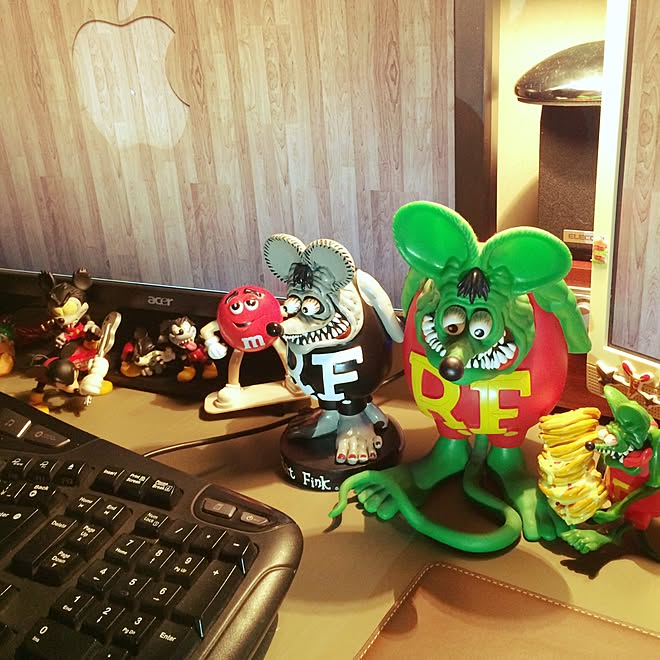 机 ミッキーマウス Mickey Mouse Ratfink ラットフィンク などのインテリア実例 15 09 07 00 44 23 Roomclip ルームクリップ