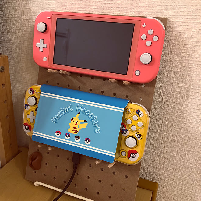 Nintendo Switch Lite ゲーム機収納 こどものいる暮らし 100均 充電ステーション などのインテリア実例 21 01 17 45 03 Roomclip ルームクリップ Nintendo Switch Lite ゲーム機収納 こどものいる暮らし 100均 充電ステーション などのインテリア実例 21 01 17 45 03 Roomclip ルームクリップ