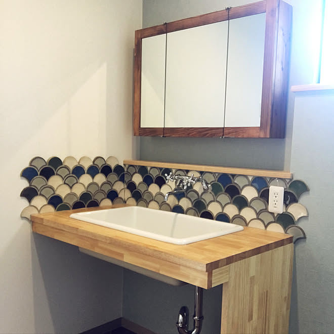 レトロ 名古屋モザイク タイル貼り 造作洗面台 サカナクション などのインテリア実例 19 05 23 19 38 32 Roomclip ルームクリップ