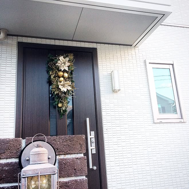 玄関 入り口 玄関前 玄関 Xmas 玄関ドア外側のリース などのインテリア実例 15 11 10 17 06 34 Roomclip ルームクリップ