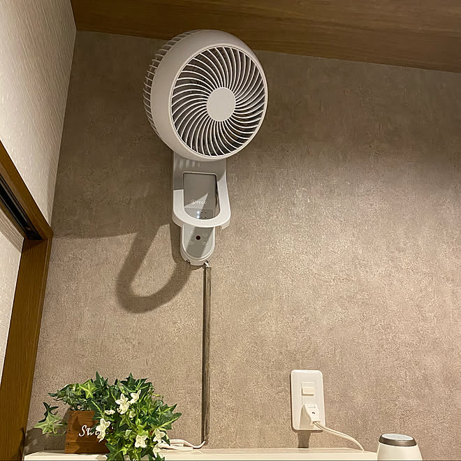 サーキュレーター 扇風機 サーキュレーター 洗面所 バス トイレ アクセントクロス などのインテリア実例 08 11 08 14 06 Roomclip ルームクリップ