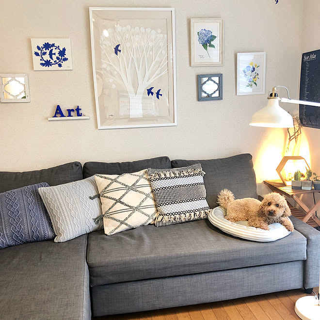 オリジナル作品 ウォールデコレーション ニトリのクッションカバー ナフコのクッションカバー Ikeaのソファー などのインテリア実例 07 24 16 34 54 Roomclip ルームクリップ