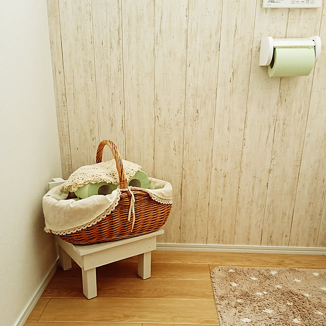 バス/トイレ/木目調壁紙/ナチュラルインテリア/バスケット/トイレットペーパー...などのインテリア実例 - 2018-12-11 15:21:49