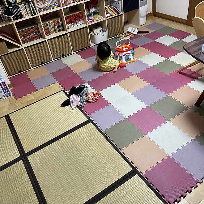 赤ちゃんのいる生活 赤ちゃんと暮らす フローリングマット ユニット畳 リビングのインテリア実例 21 10 04 08 42 03 Roomclip ルームクリップ 赤ちゃんのいる生活 赤ちゃんと暮らす フローリングマット ユニット畳 リビングのインテリア実例 21 10 04 08 42 03 Roomclip ルームクリップ