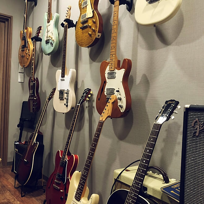 部屋全体 家の中でできる事 防音室 ギターフック落下防止式 ダイケンのインテリア実例 03 08 14 57 17 Roomclip ルームクリップ