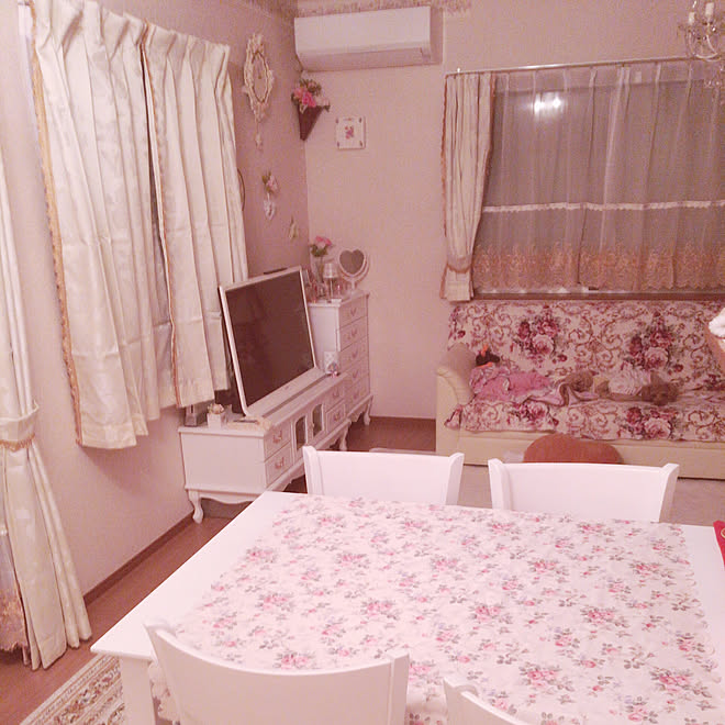 リビング 姫インテリア かわいい 姫カーテン ホワイトインテリア などのインテリア実例 18 01 07 23 08 11 Roomclip ルームクリップ