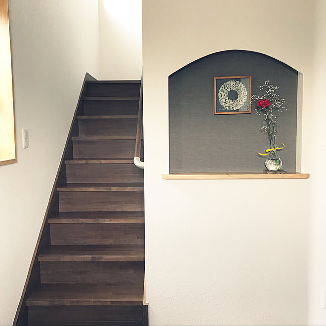 ブラックウォールナットの無垢材床 ニッチ 玄関 階段 玄関 入り口のインテリア実例 19 05 18 16 22 11 Roomclip ルームクリップ