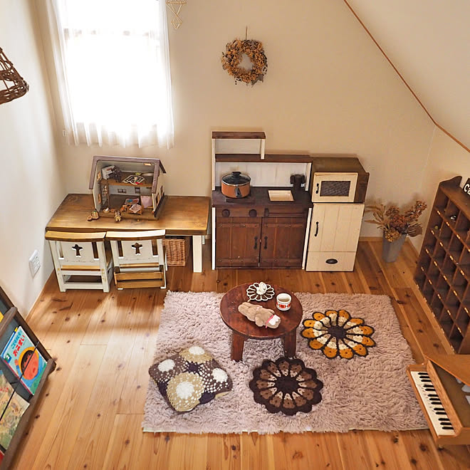 部屋全体 子供部屋 キッズスペース 家具はお義父さんがdiy インスタ Slow Life Works ちゃぶ台のインテリア実例 02 15 22 24 57 Roomclip ルームクリップ