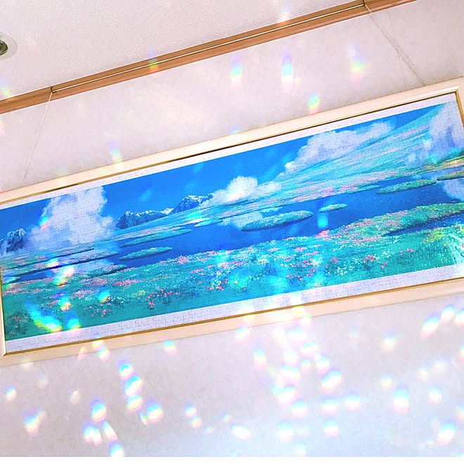 ジブリの風景 サンキャッチャーの光 壁 天井 ハウルの動く城 ジグソーパズルのインテリア実例 17 01 24 09 39 31 Roomclip ルームクリップ