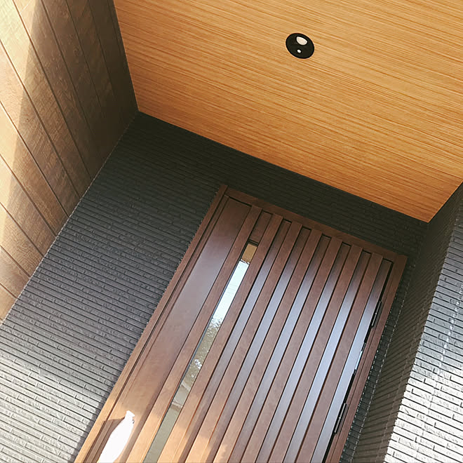 壁 天井 外壁材 外壁 木目調 玄関ドアのインテリア実例 18 11 25 17 50 55 Roomclip ルームクリップ
