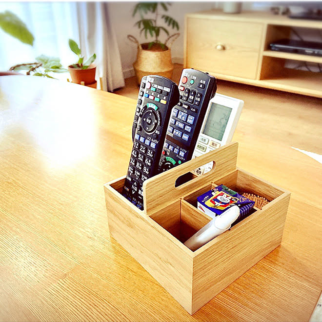 無印良品 無印が好き リモコン置き場 リモコン収納 無印良品こたつテーブル などのインテリア実例 21 08 22 17 24 42 Roomclip ルームクリップ