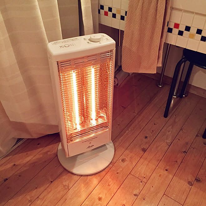アラジングラファイトヒーター バス トイレ あたたかい暮らし 脱衣場 洗面所のインテリア実例 17 10 21 21 30 44 Roomclip ルームクリップ