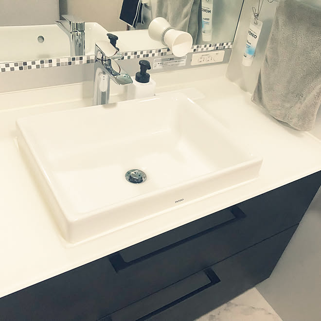 クリスタルカウンター クリスタルスノー 洗面化粧台 エスクア Toto などのインテリア実例 19 09 24 13 57 39 Roomclip ルームクリップ