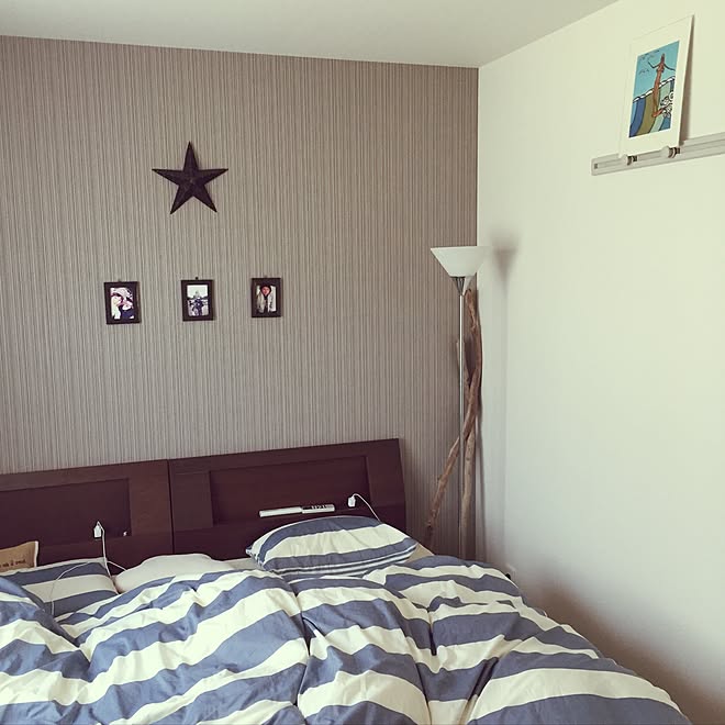 ベッド周り ベッドカバー ボーダー シングルベッド2台 照明 などの