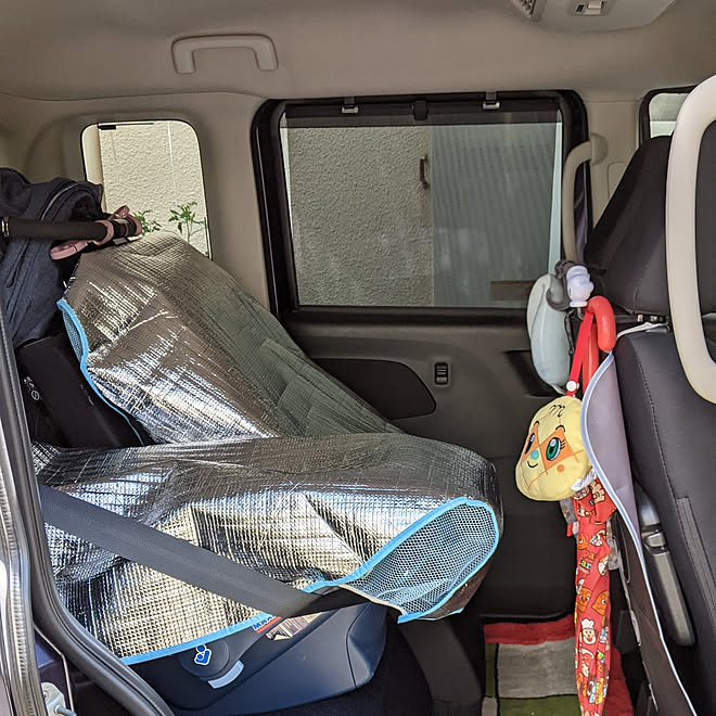 車内 チャイルドシート 日除けカバー 見てくださってありがとうございます ダイソー などのインテリア実例 21 07 19 15 57 37 Roomclip ルームクリップ